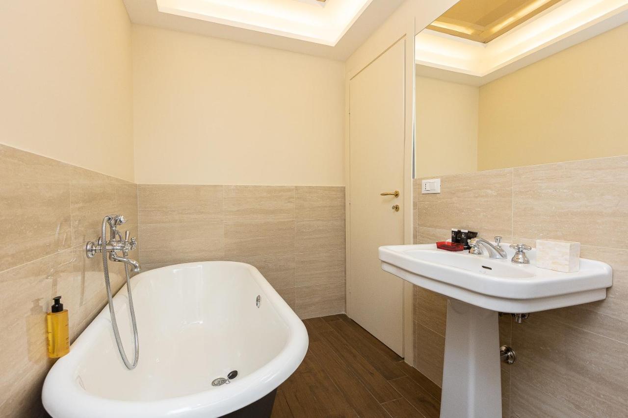 Spa Apartment Via Barberini ローマ エクステリア 写真