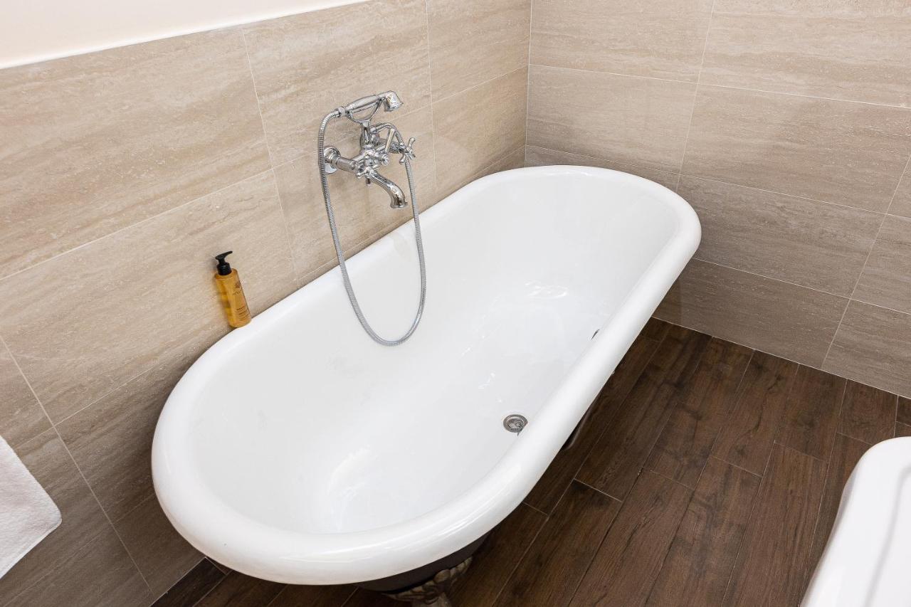 Spa Apartment Via Barberini ローマ エクステリア 写真