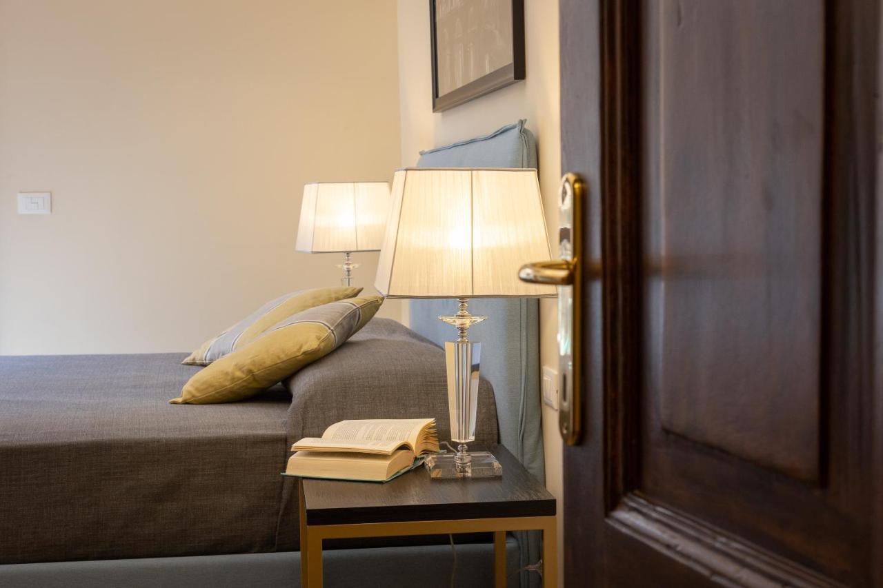 Spa Apartment Via Barberini ローマ エクステリア 写真