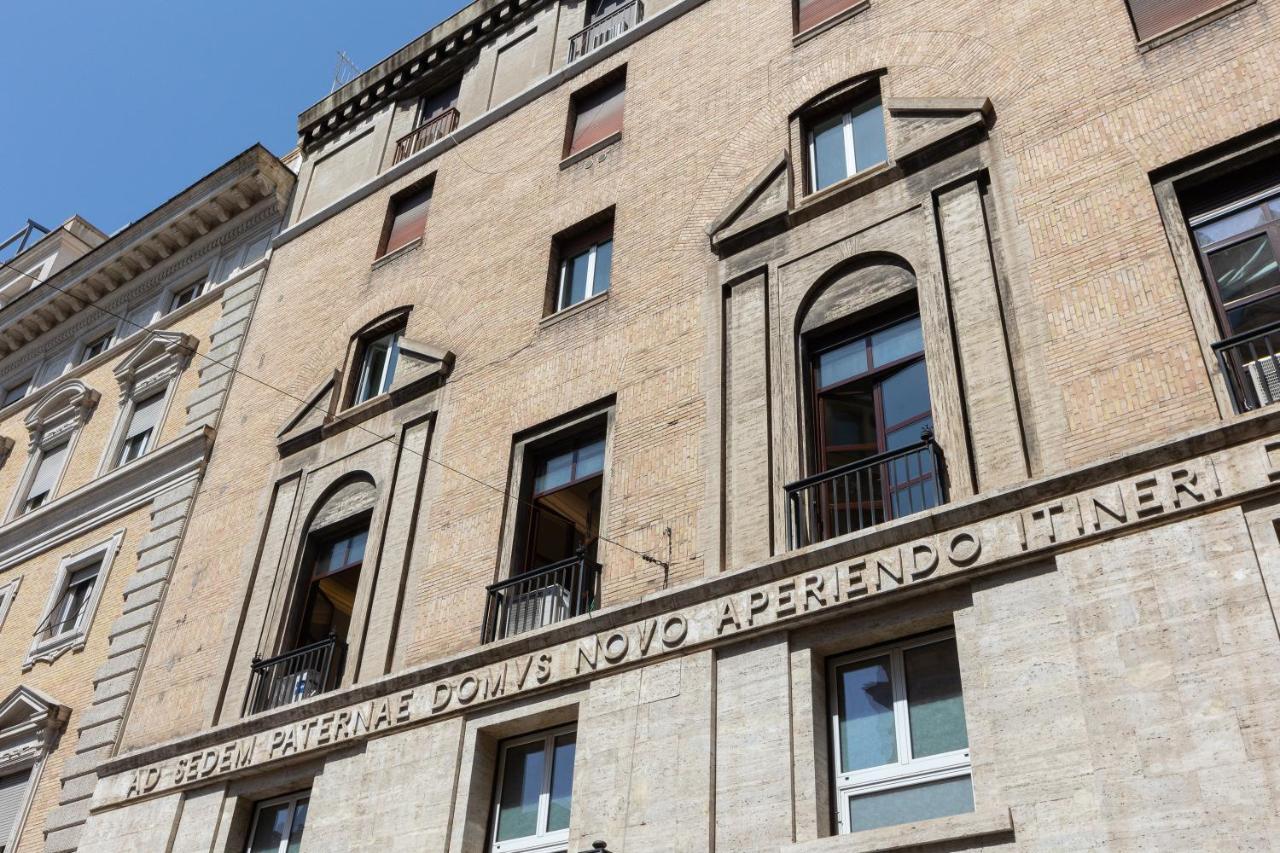 Spa Apartment Via Barberini ローマ エクステリア 写真